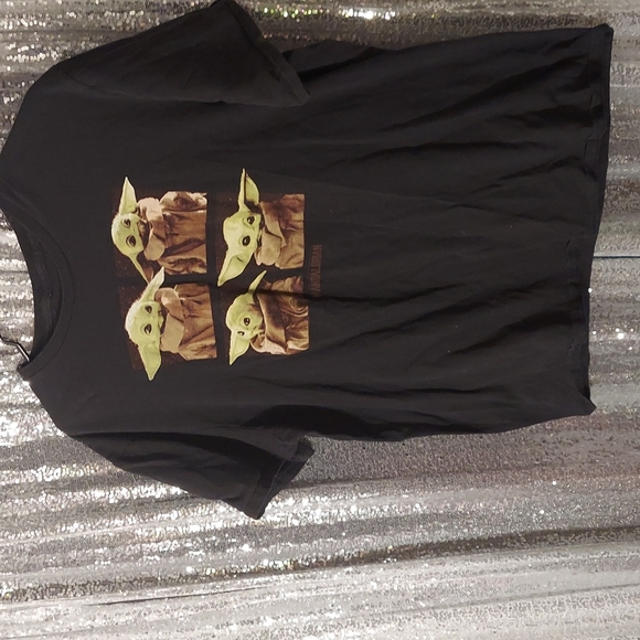 Baby Yoda size Large Tshirt - Picture 1 of 3